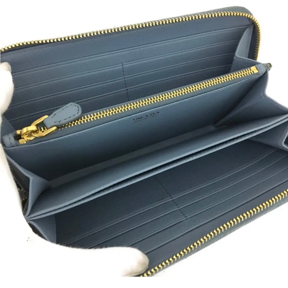 PRADA Saffiano Wallet - Picture 5 of 10